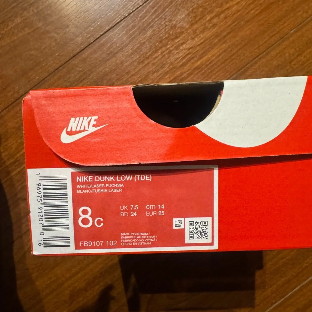 Nike Pink and White Kids Low-Top Sneakers - Picture 4 of 5